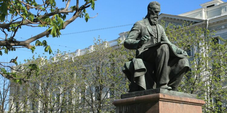 Римский-Корсаков: за 37 лет от ученика-педагога до опытного профессора.