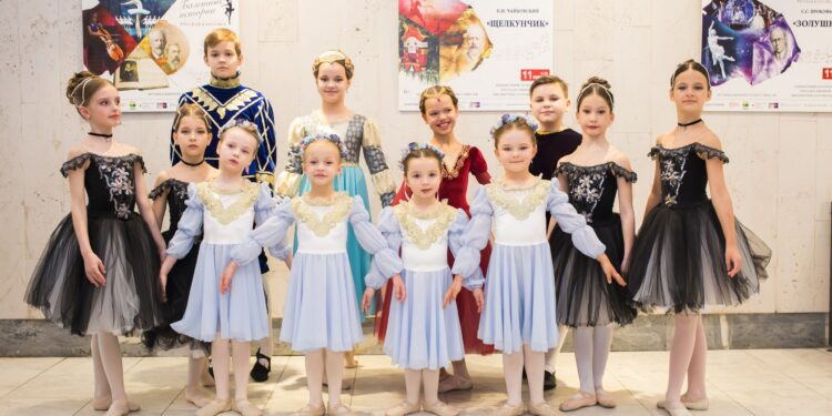 Мастер-класс по балету и участники «Ромео и Джульетта» 13.05.23 / Фото Юлия Усольцева￼