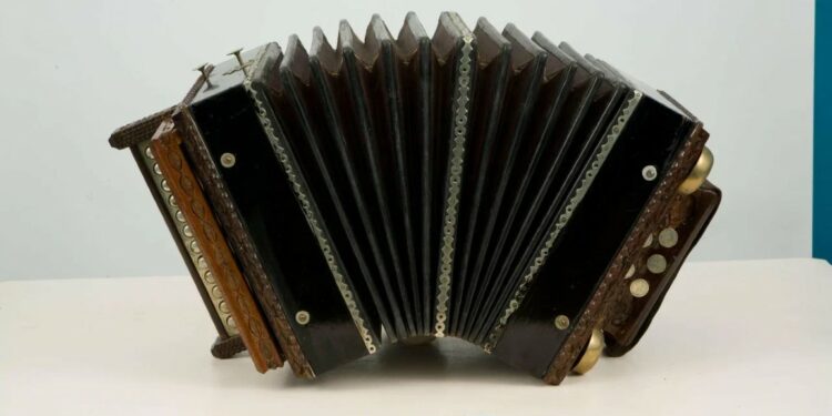 Открытие выставки «Песнь Героям Отечества». В День героев Отечества