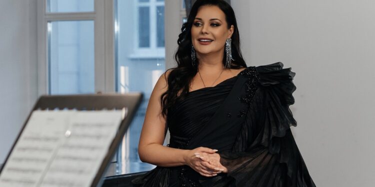 Оксана Федорова представила шедевры русского романса в Музее Прокофьева