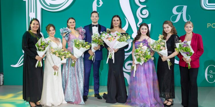 Аромат романса и романтика слова – звезды оперной сцены представили I Международный фестиваль «Мир классического романса»