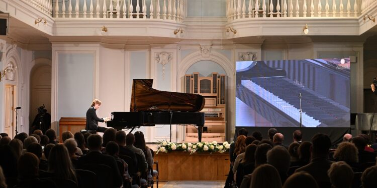 Передовые технологии на службе культуры: прошел первый концерт-телемост Москва-Париж Русского музыкального общества