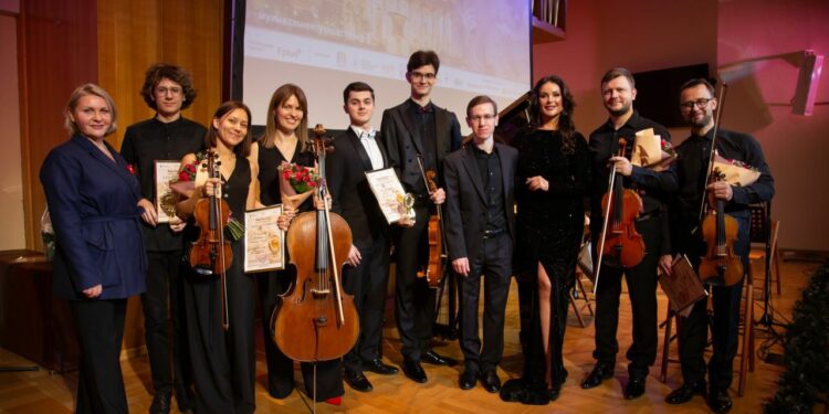 Оксана Федорова вручила награды юным талантам на фестивале «Моя Россия: музыкальное путешествие» в Москве!